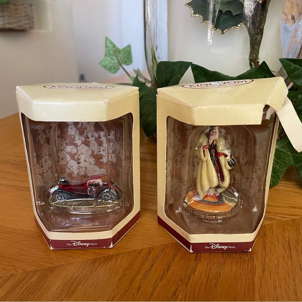 NWT Vintage Tiny Kingdom 101 Dalmatians Cruella de Vil and Car Mini Figu…